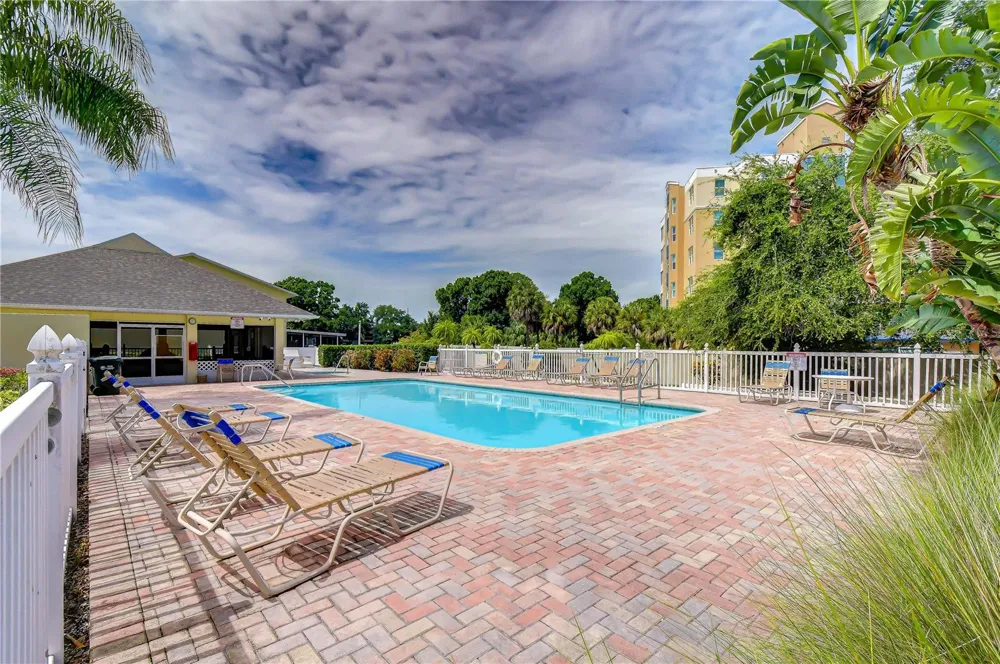 1050 STARKEY ROAD #2105 Largo, FL 33771