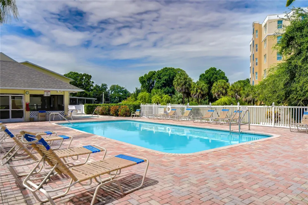 1050 STARKEY ROAD #2105 Largo, FL 33771