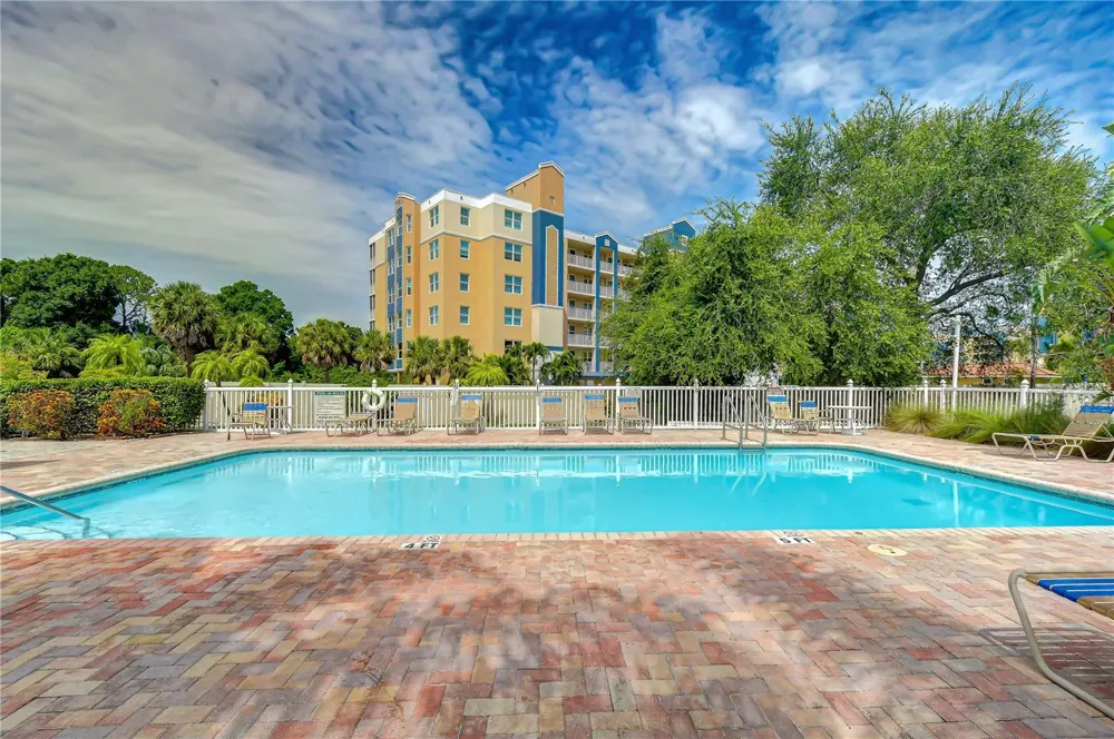 1050 STARKEY ROAD #2105 Largo, FL 33771