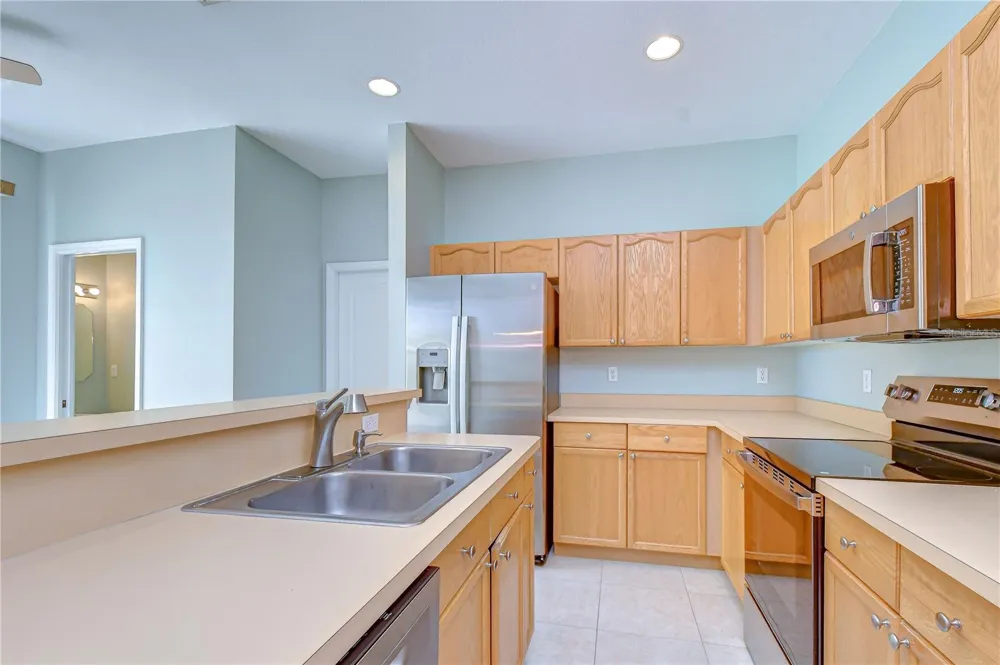 1050 STARKEY ROAD #2105 Largo, FL 33771