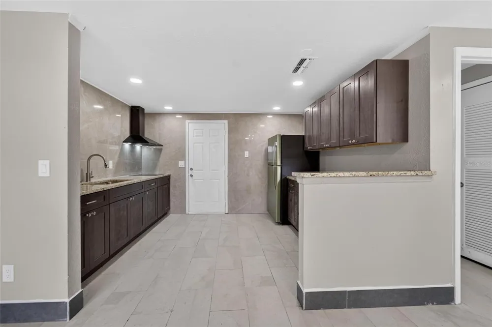 1703 E IDELL STREET Tampa, FL 33604