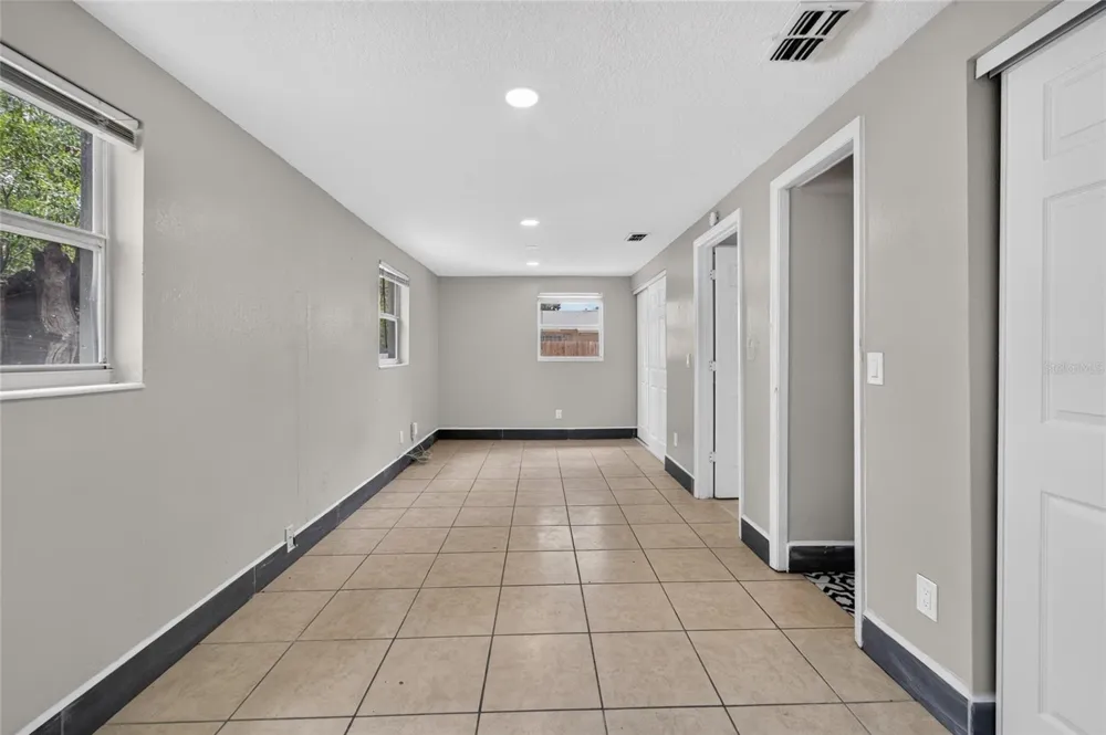 1703 E IDELL STREET Tampa, FL 33604