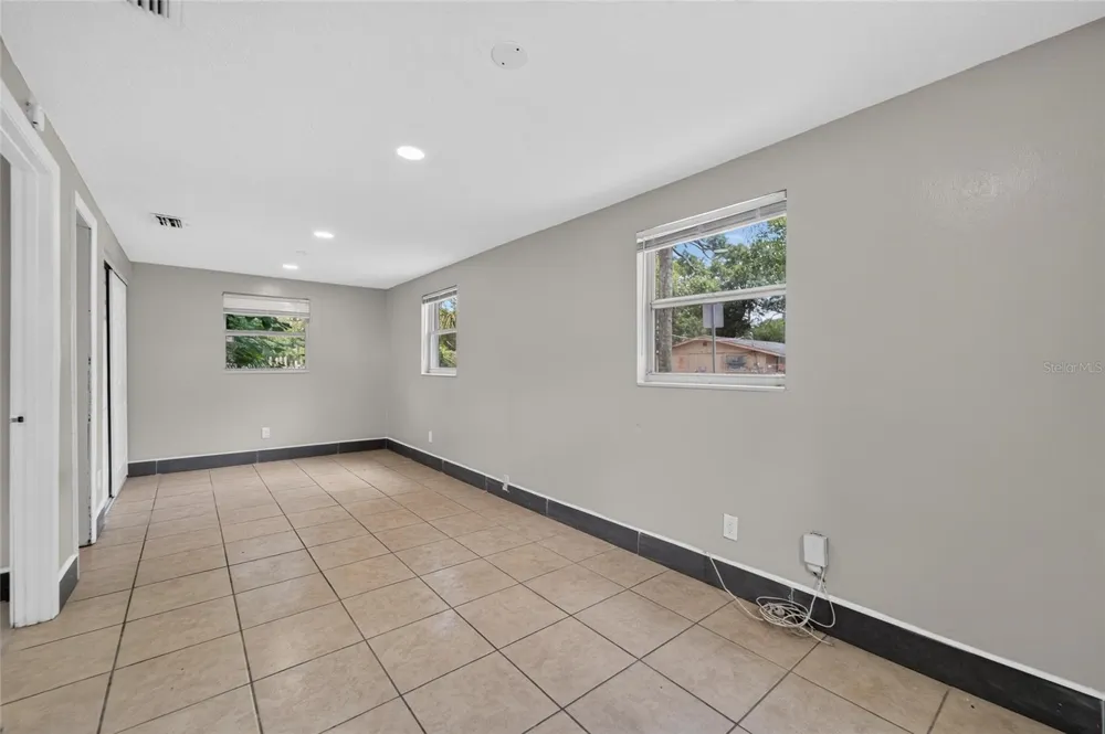 1703 E IDELL STREET Tampa, FL 33604