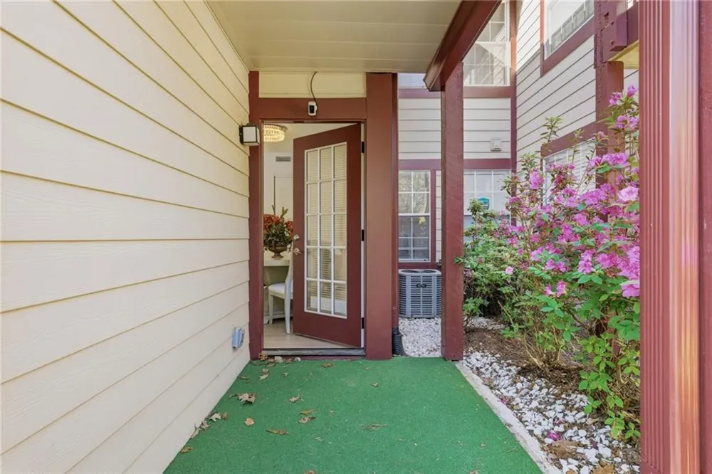904 Wentworth Court Alpharetta, GA 30022