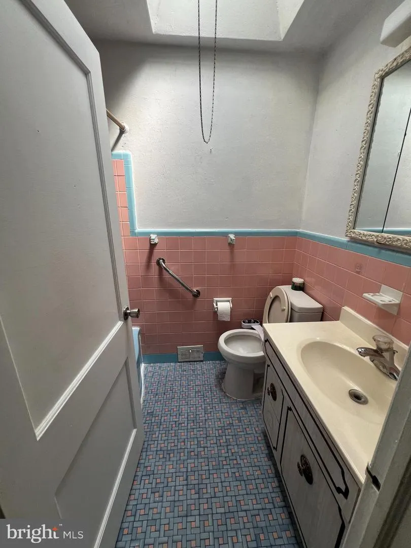 2814 RAWLE STREET Philadelphia, PA 19149