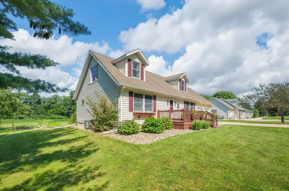 1136 Carberry Road Niles, MI 49120