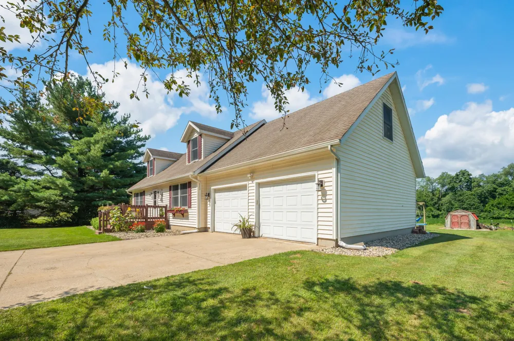 1136 Carberry Road Niles, MI 49120