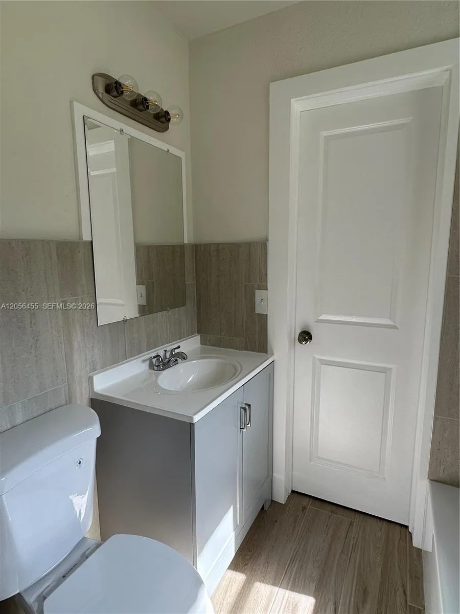 1048 E Avenue E #3 Riviera Beach, FL 33404