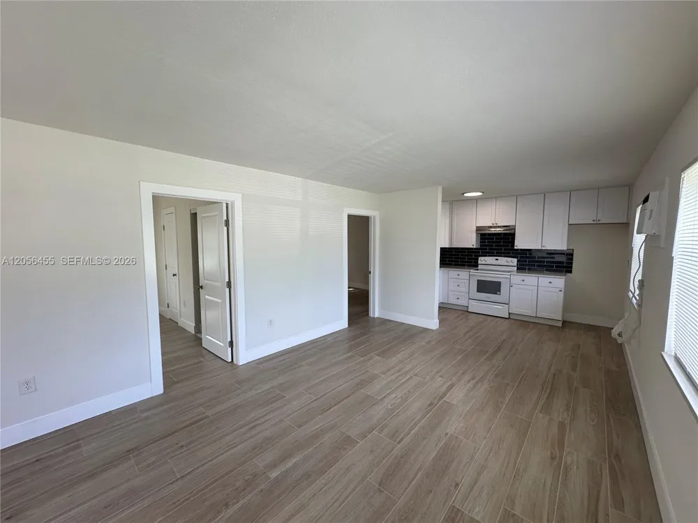 1048 E Avenue E #3 Riviera Beach, FL 33404