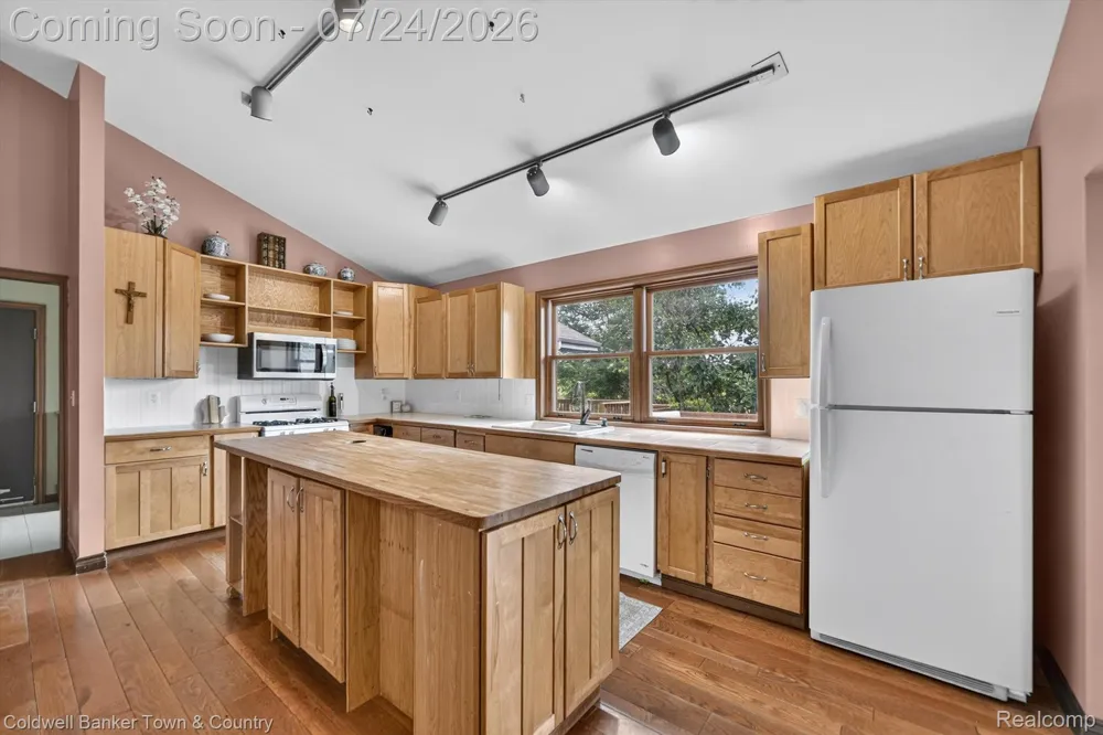 8175 Farley Road Putnam Township, MI 48169