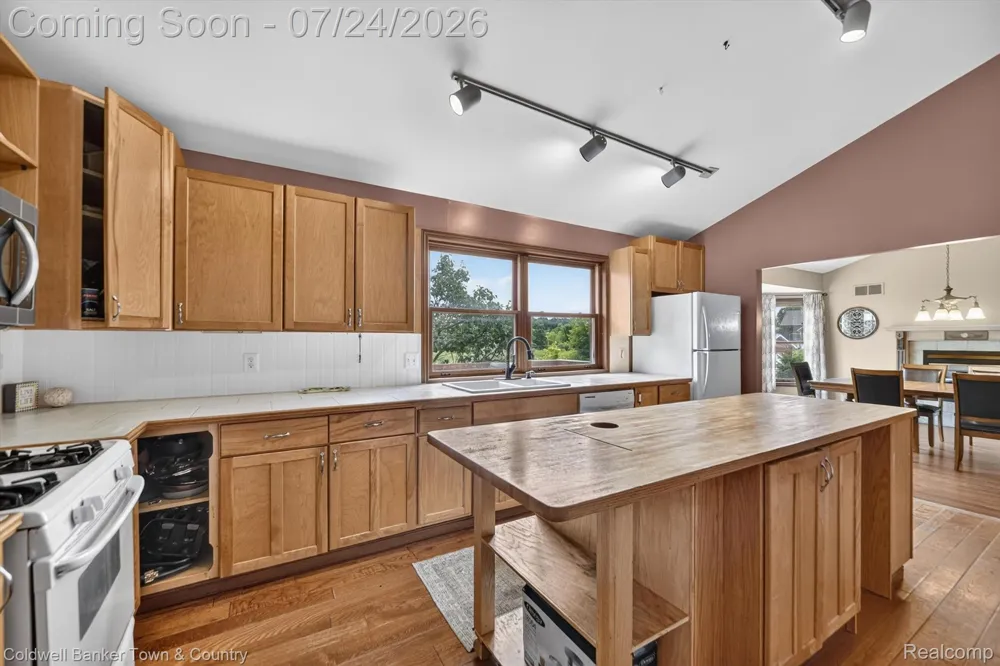 8175 Farley Road Putnam Township, MI 48169