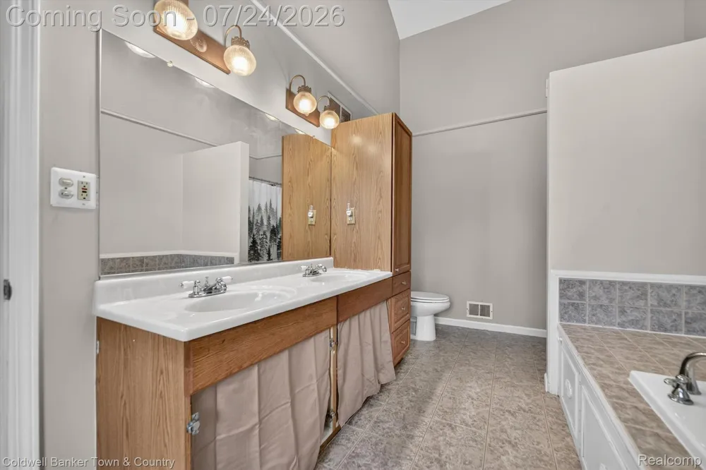 8175 Farley Road Putnam Township, MI 48169