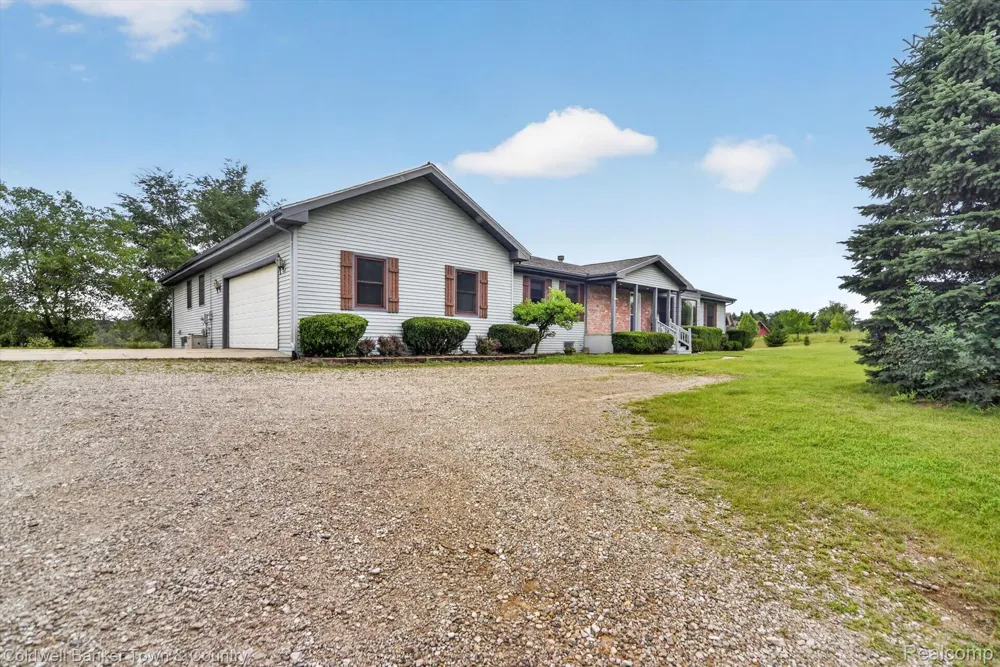 8175 Farley Road Putnam Township, MI 48169