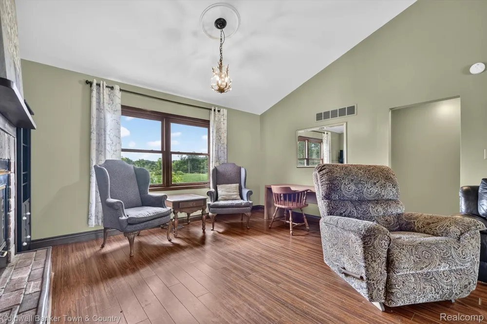 8175 Farley Road Putnam Township, MI 48169