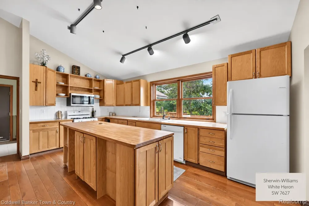 8175 Farley Road Putnam Township, MI 48169