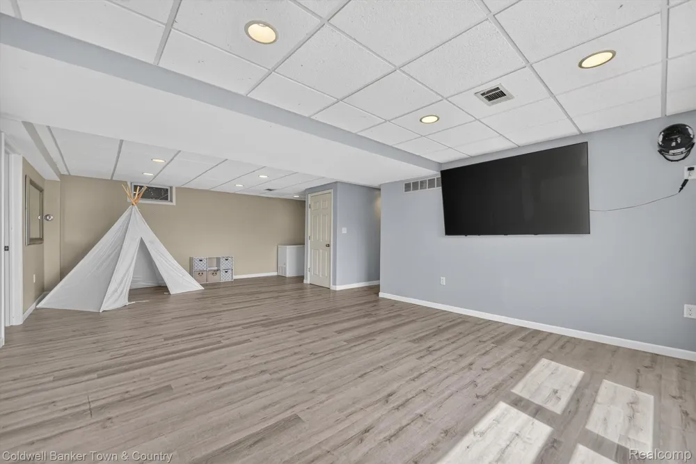 8175 Farley Road Putnam Township, MI 48169