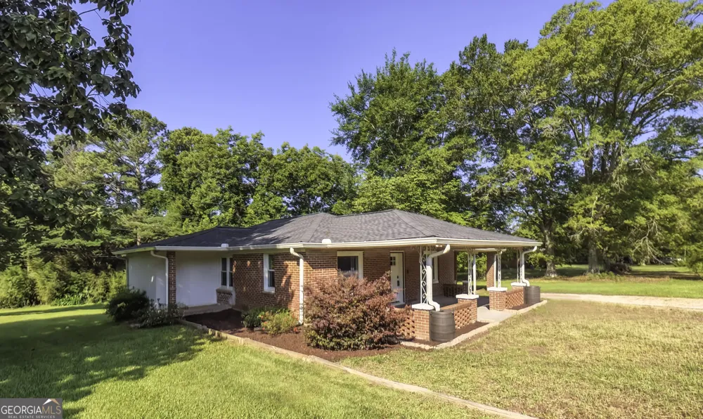 2986 Hilltop DR Buchanan, GA 30113