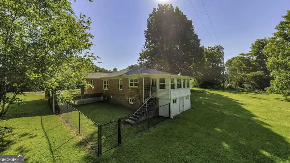 2986 Hilltop DR Buchanan, GA 30113