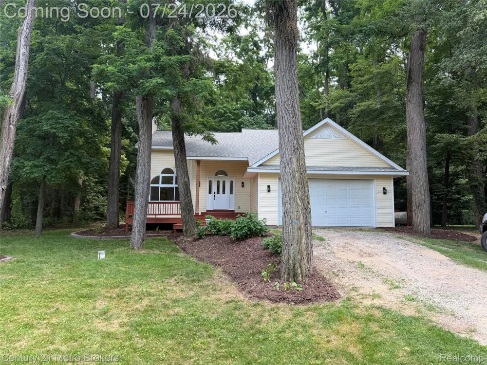 15117 Locust Grove Drive Argentine Township, MI 48418