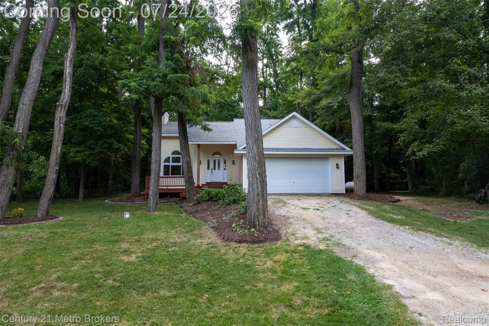 15117 Locust Grove Drive Argentine Township, MI 48418