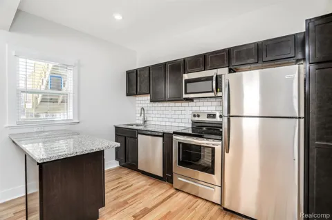 89 W Philadelphia Street #8
