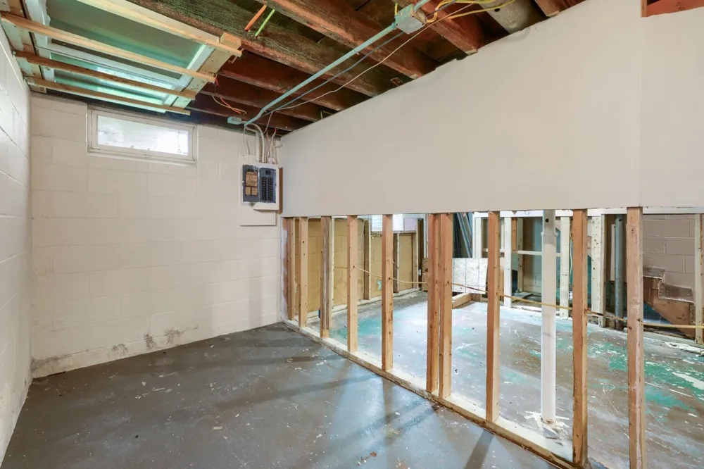 1024 Geranium Avenue E Saint Paul, MN 55106