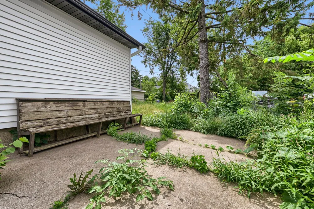 1024 Geranium Avenue E Saint Paul, MN 55106