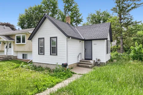 1024 Geranium Avenue E
