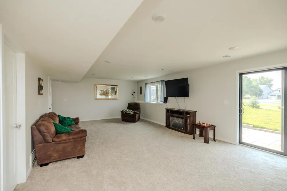 856 Golfview Avenue Zumbrota, MN 55992