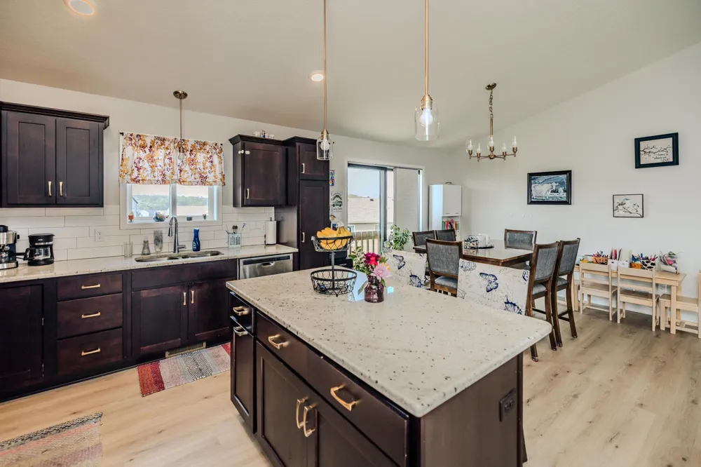 856 Golfview Avenue Zumbrota, MN 55992