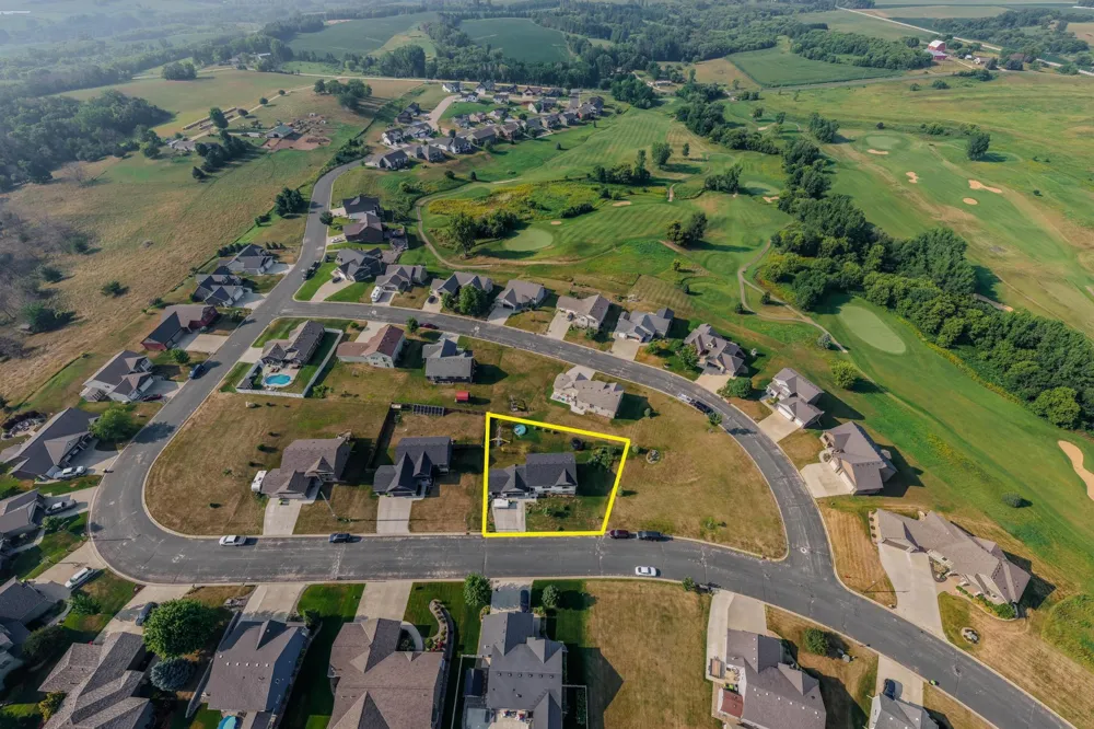 856 Golfview Avenue Zumbrota, MN 55992