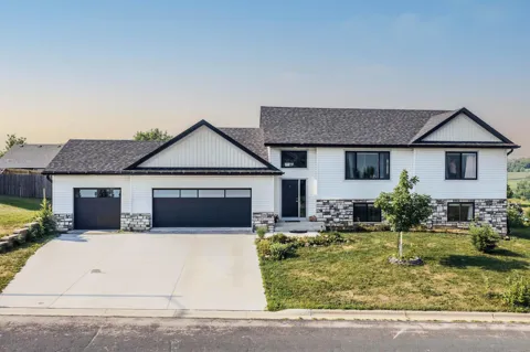 856 Golfview Avenue