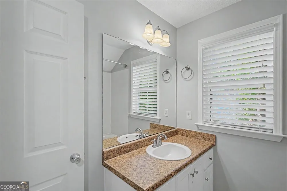 90 Brisbon Hall DR Richmond Hill, GA 31324