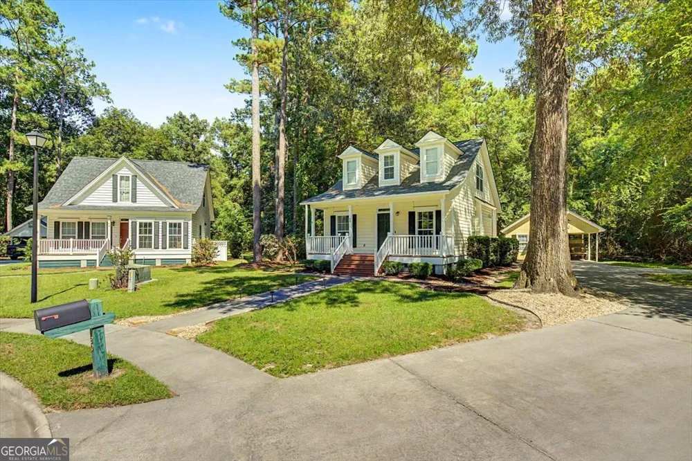 90 Brisbon Hall DR Richmond Hill, GA 31324