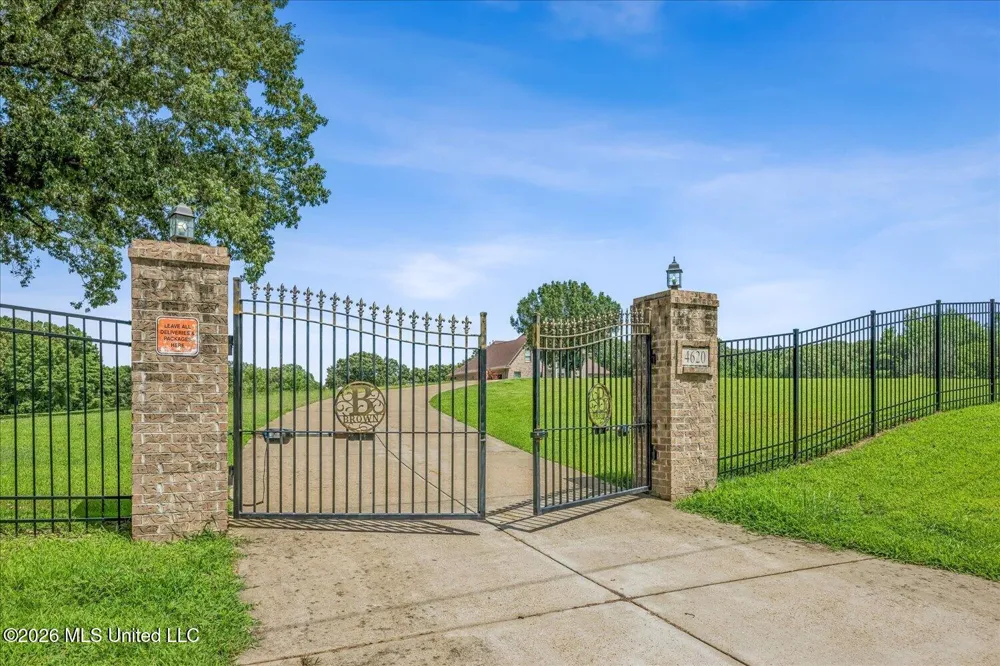 4620 Thompson Lane Byhalia, MS 38611
