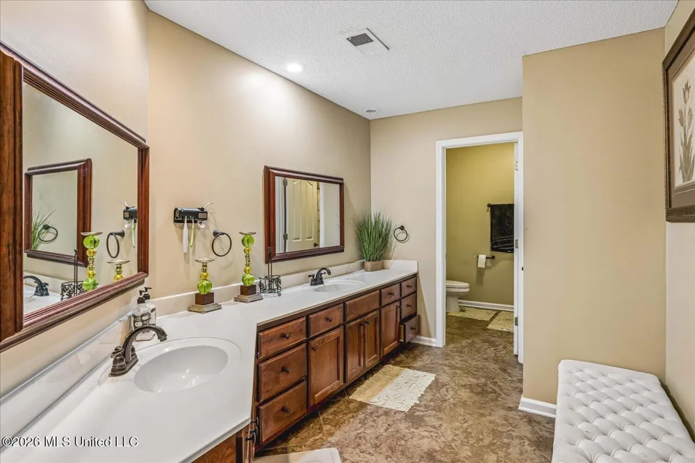 4620 Thompson Lane Byhalia, MS 38611
