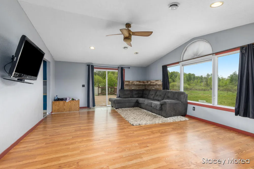 1910 Waterview Way Crystal, MI 48818