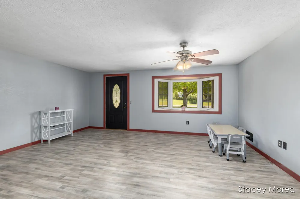 1910 Waterview Way Crystal, MI 48818