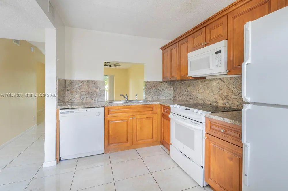 9000 NW 28th Dr #1-204 Coral Springs, FL 33065