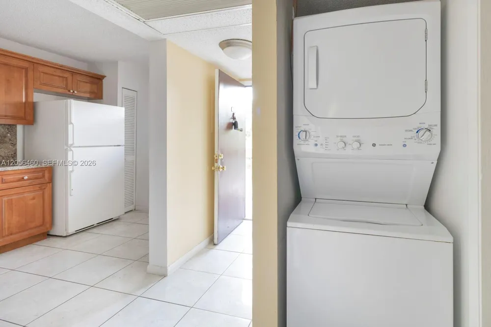 9000 NW 28th Dr #1-204 Coral Springs, FL 33065