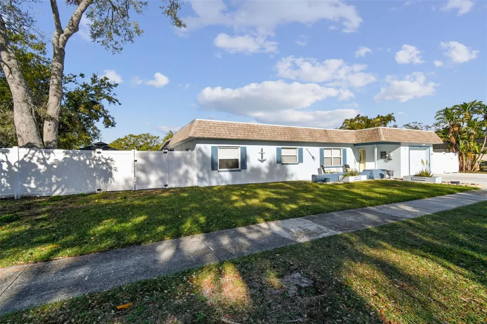 12252 ELDON DRIVE Largo, FL 33774