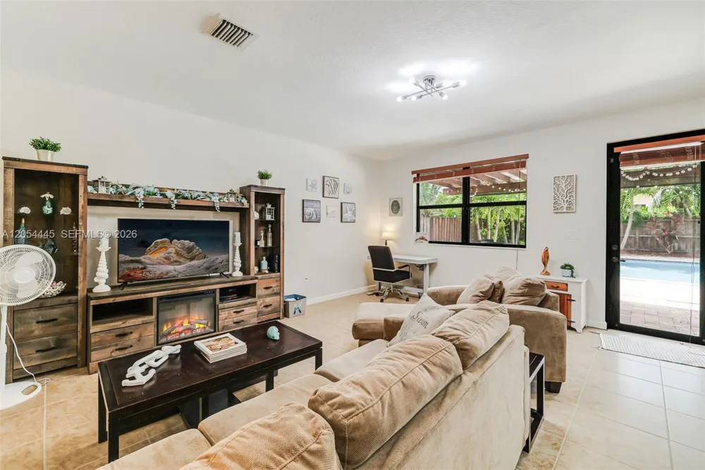 17670 SW 154th Pl Miami, FL 33187