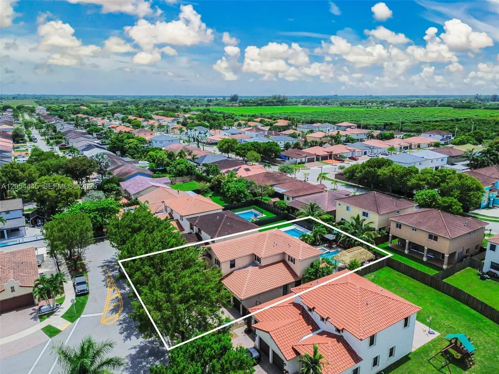 17670 SW 154th Pl Miami, FL 33187