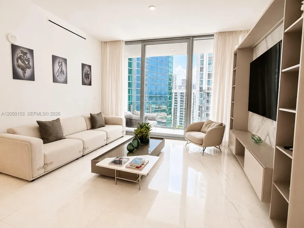 300 Biscayne Boulevard Way #2609W Miami, FL 33131
