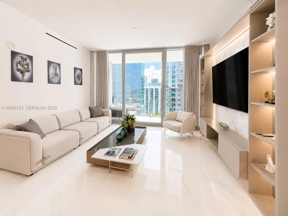 300 Biscayne Boulevard Way #2609W Miami, FL 33131