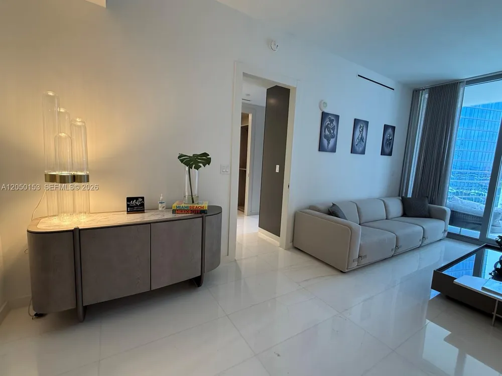 300 Biscayne Boulevard Way #2609W Miami, FL 33131