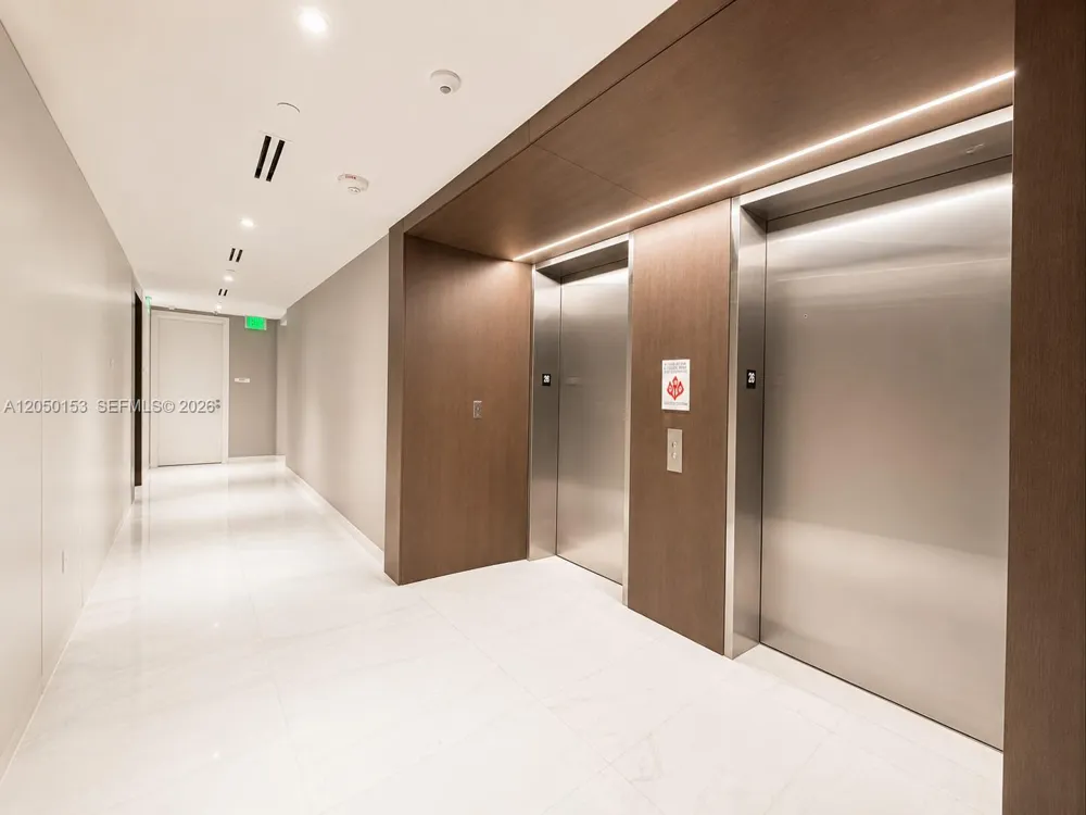 300 Biscayne Boulevard Way #2609W Miami, FL 33131