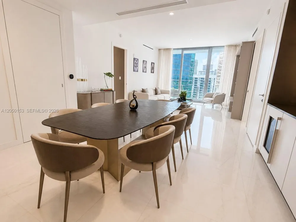300 Biscayne Boulevard Way #2609W Miami, FL 33131