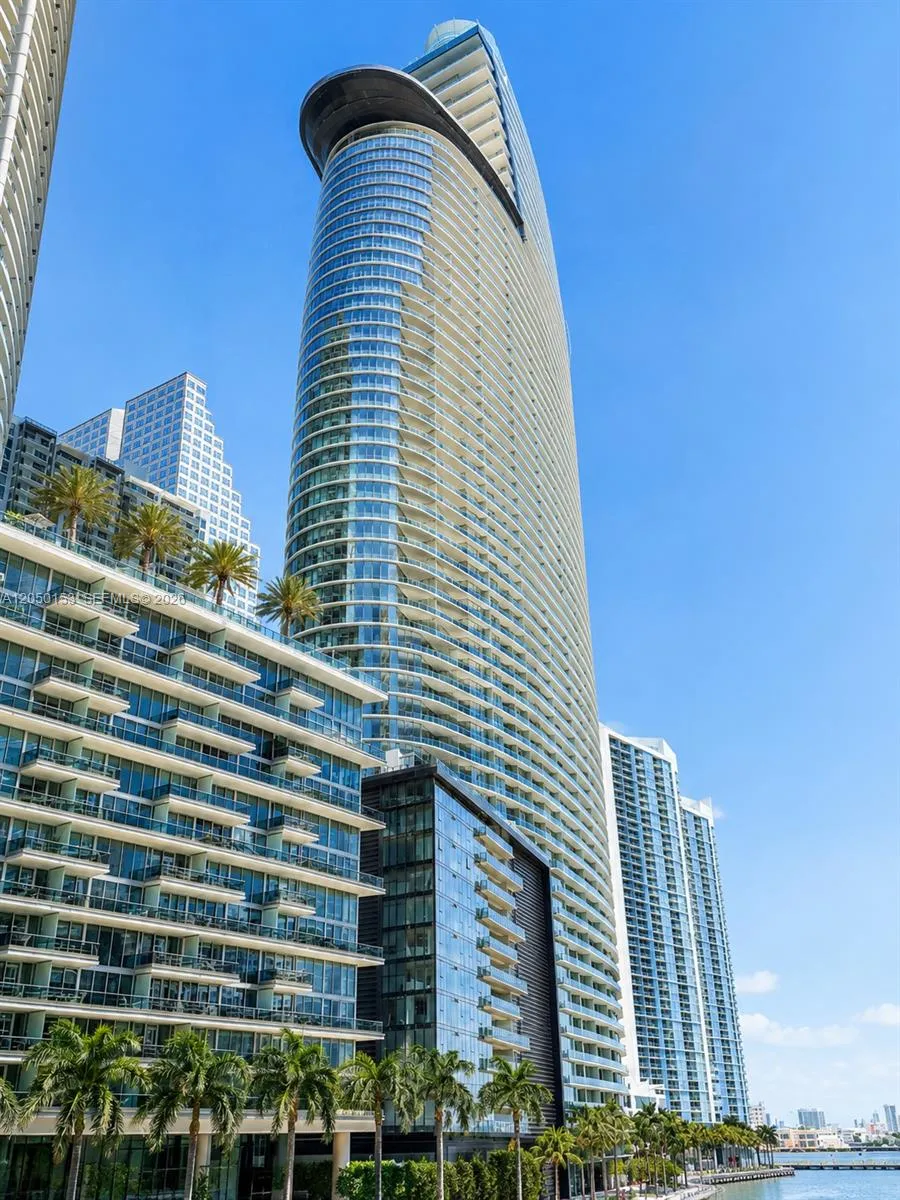 300 Biscayne Boulevard Way #2609W Miami, FL 33131