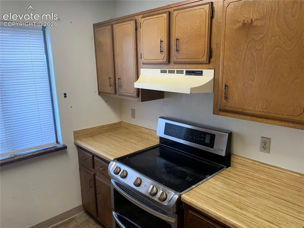 879 London Green Way Colorado Springs, CO 80906